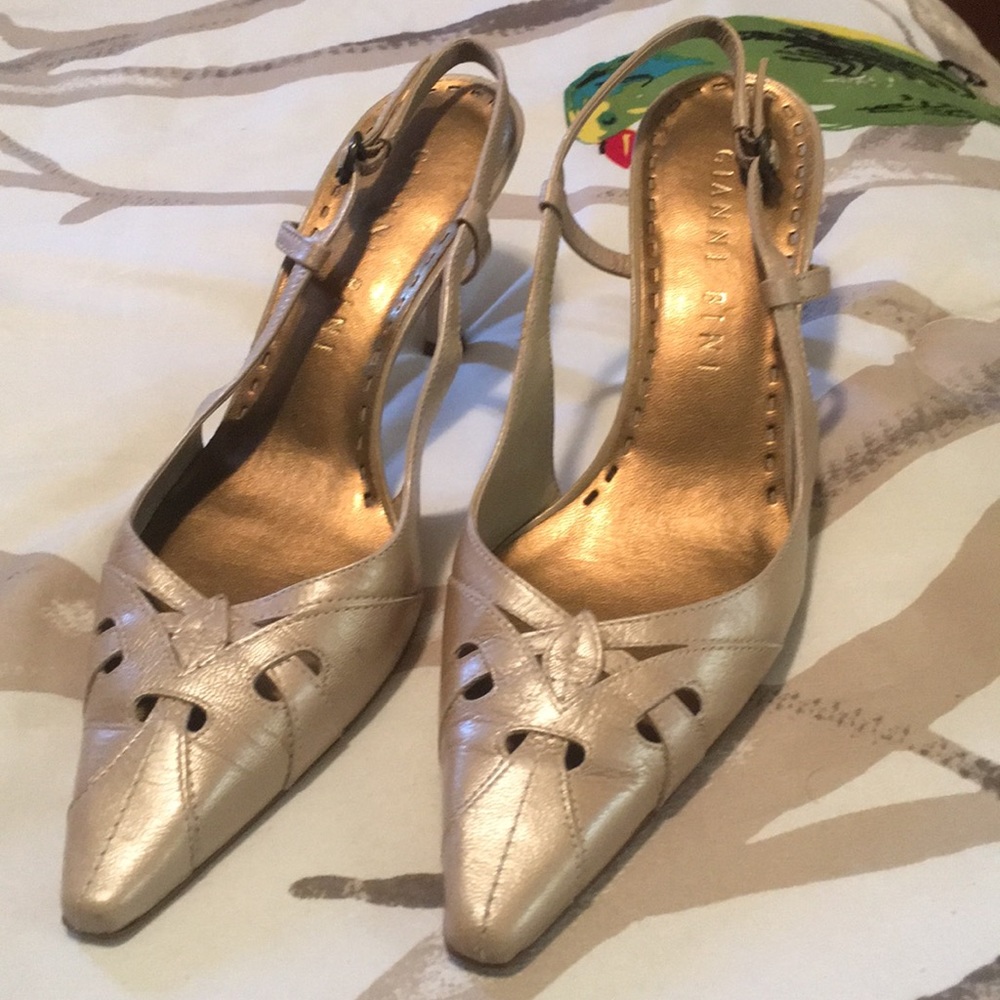 Gianni Bini Goldish/Off White Slingback Heels